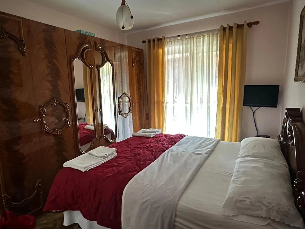 Hoxha House Otel Krujë