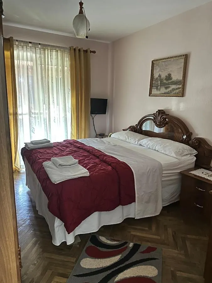 Hoxha House Otel Krujë Konukevi