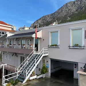 Bed & Breakfast Alesio, Krujë